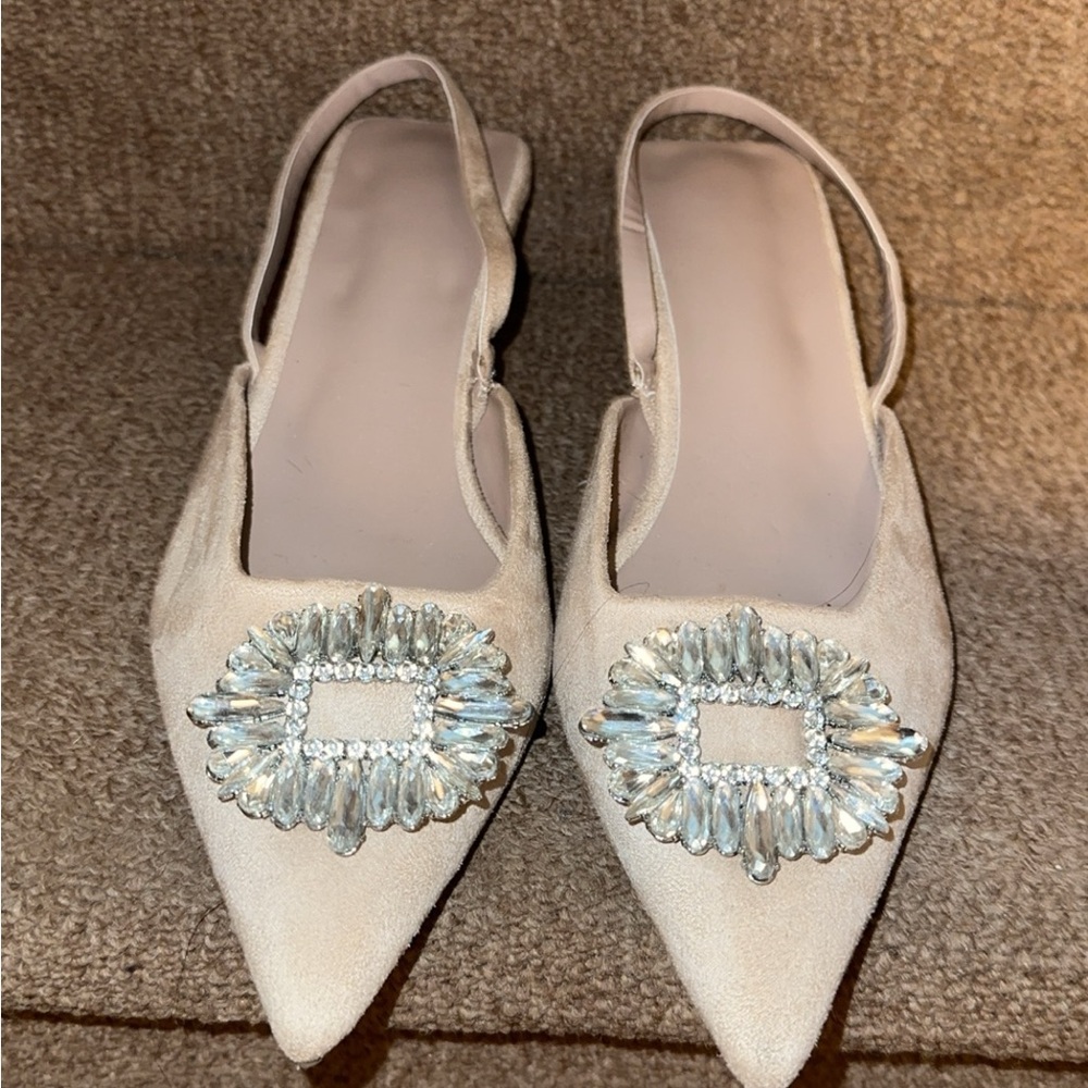 Kitten heels